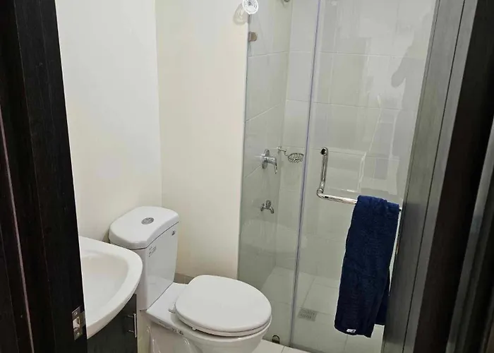 شقة 3br At The Rochester مانيلا